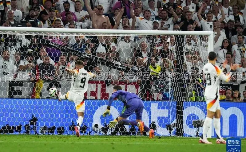 杏盛注册登录官网顺丰足球运动员冲突头碰头事件揭秘：内幕揭露、影响分析及相关新闻报道